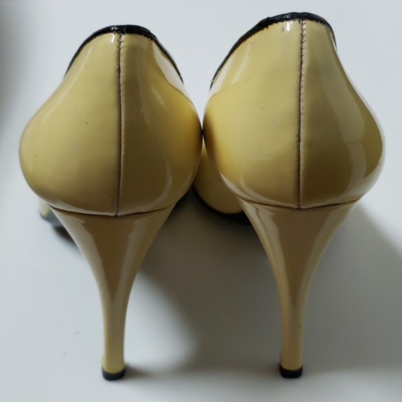 PREVIOUSLY LISTED! Prada peep toes size 39.5 - Picture 2 of 12